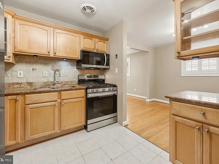 11809 Timber Ln — Photo 4