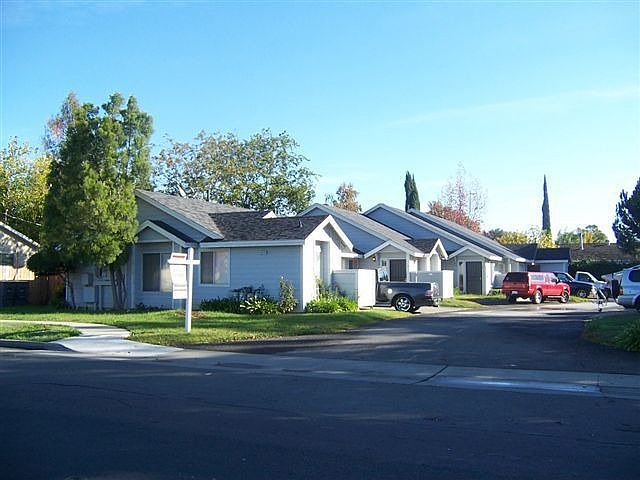 2nd image of 9679 Walnut Ave