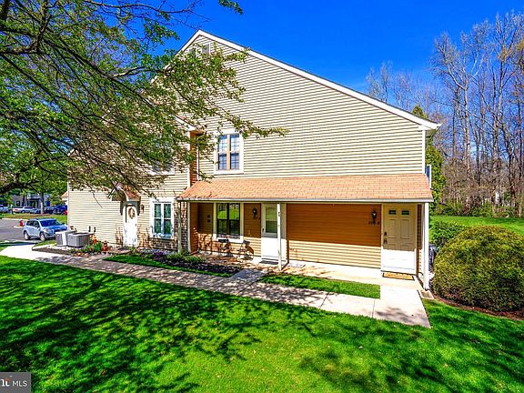 2nd image of 207A Derry Hill Ct