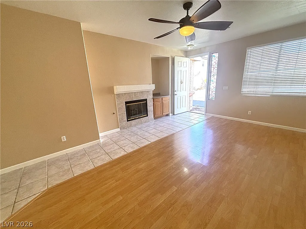2 bed, 2.0 bath, 936 sqft, $1,700 — Photo 4