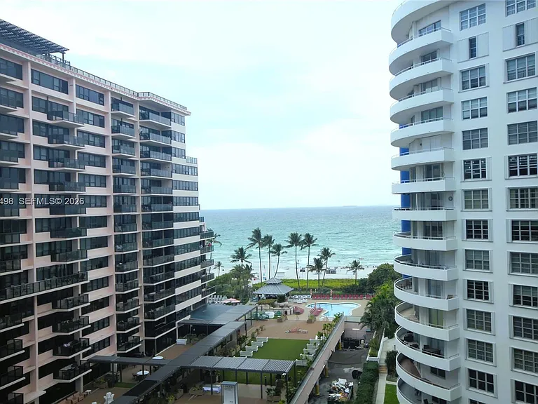 5161 Collins Ave #1004 — Photo 26