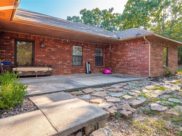4 Oaklawn Dr, McAlester, OK 74501