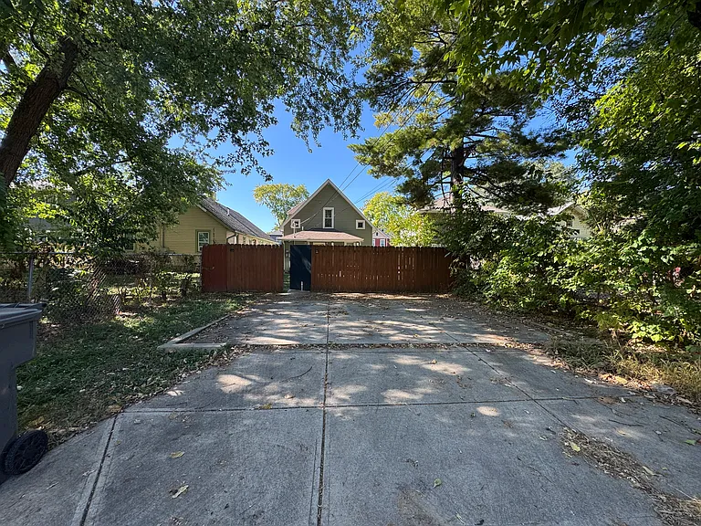 3649 Graceland Ave — Photo 34