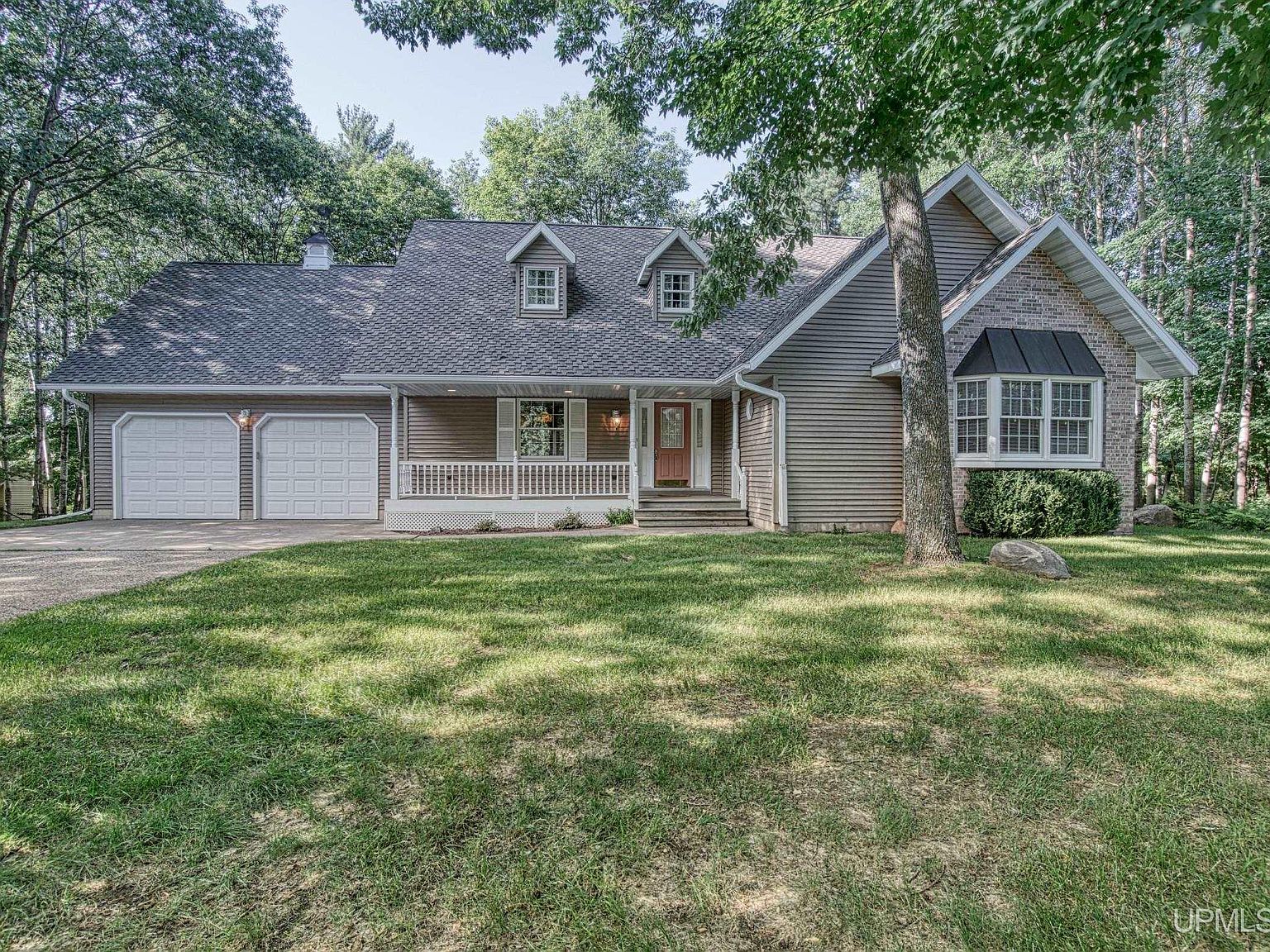 712 Hillcrest Dr, Iron Mountain, MI 49801 Zillow