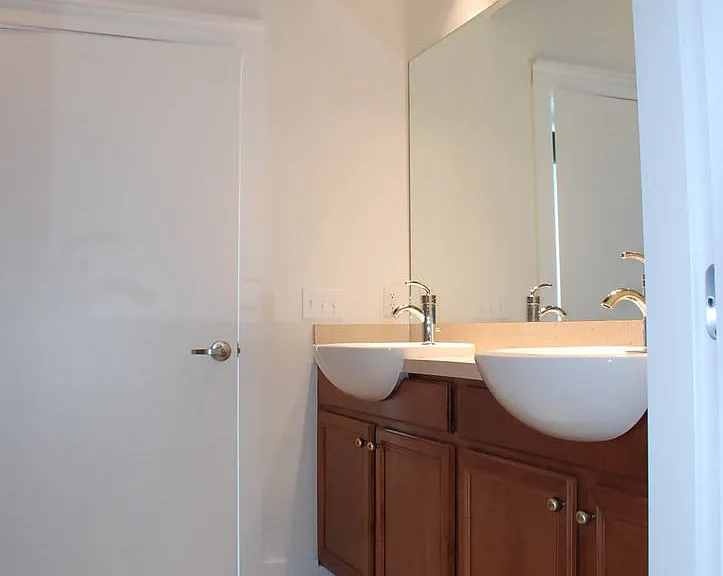 535 S Upper St #223 — Photo 16