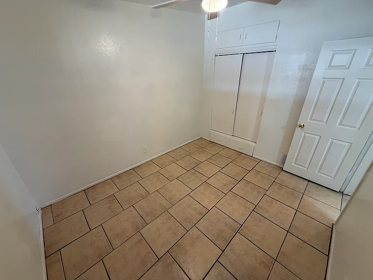 3839 W Hazelwood St #5 — Photo 8