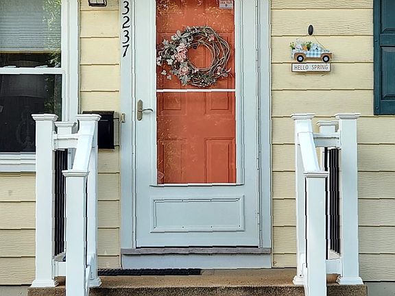 4th image of 3237 Aubrey Ave