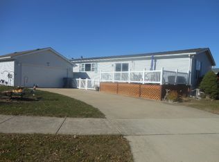 251 Hibiscus Cir, Matteson, IL 60443