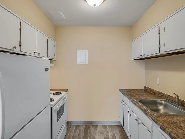 Fyfe Apartments — Photo 16