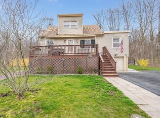 4 Sioux Trl, Budd Lake, NJ 07828