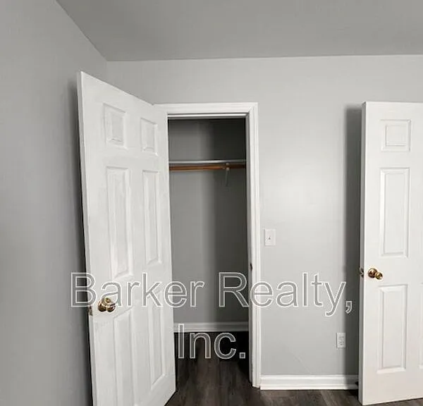 606B E Martin St — Photo 18