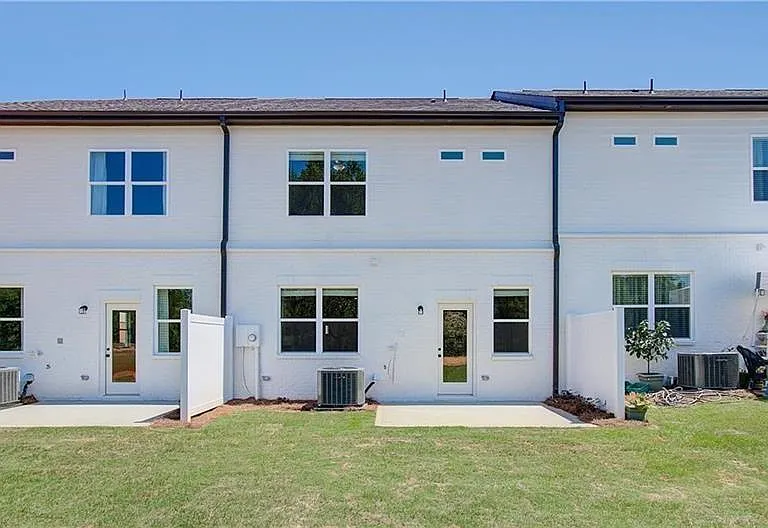 4654 Cypress Landing Way — Photo 23