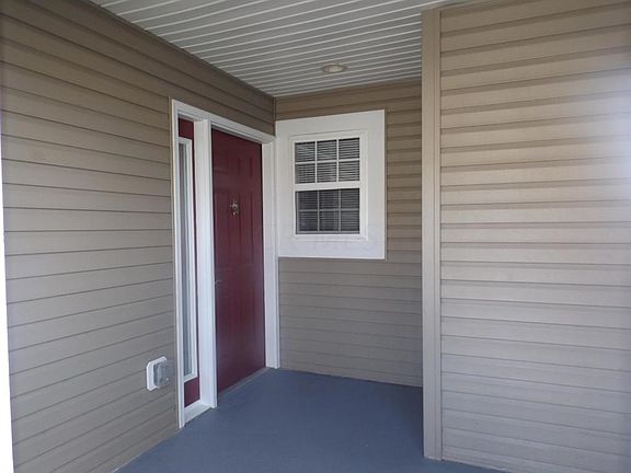 5th image of 11 Ellington Commons Ln