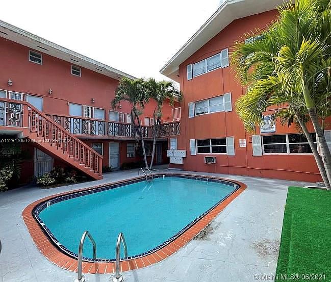 2nd image of 421 NE 68th St APT 5