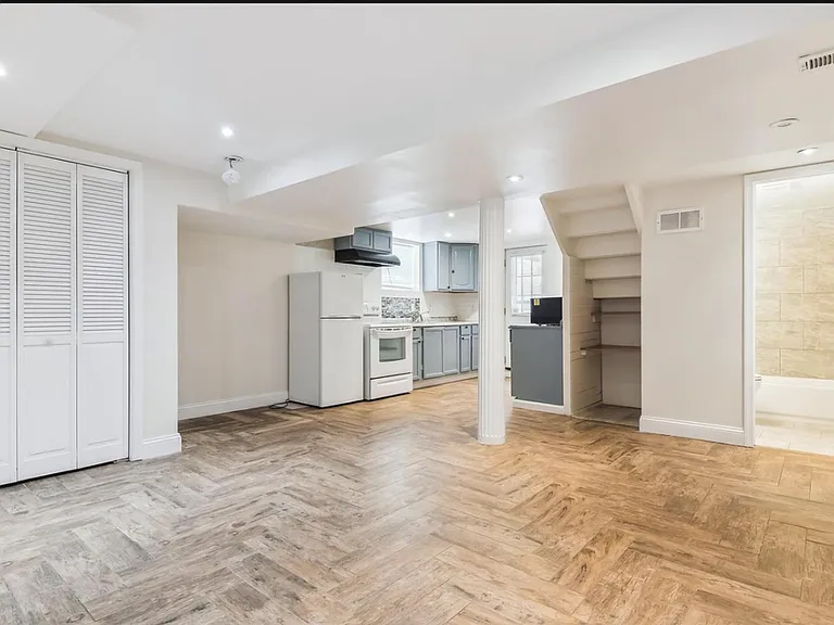 416 Hazlett Ave #5 — Photo 3