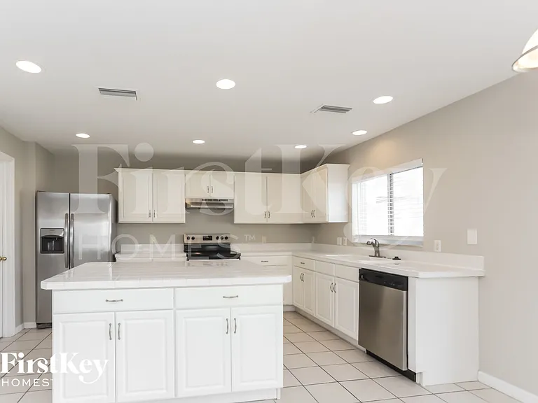 10332 Frog Pond Dr — Photo 4
