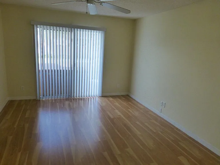 912 Highlands Blvd — Photo 9