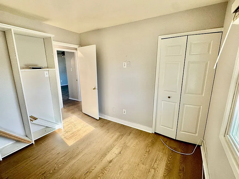 77 Executive Ln — Photo 14