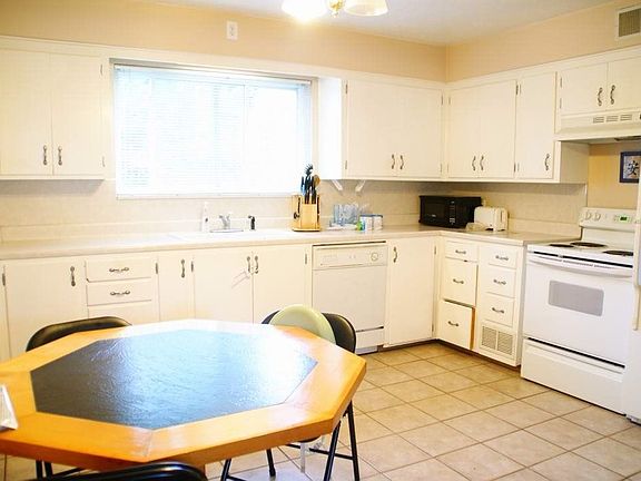 4th image of 2260 E Keller Ln