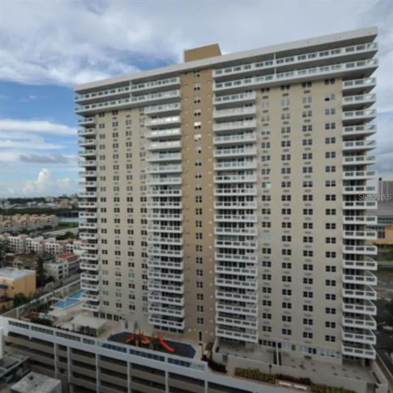 2 bed, 2.0 bath, 1865 sqft, $3,000 — Photo 1