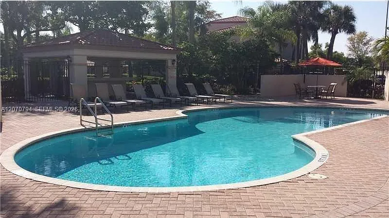Villas De Venezia Condo — Photo 3