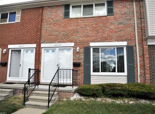 8315 Busko Cir, Warren, MI 48093