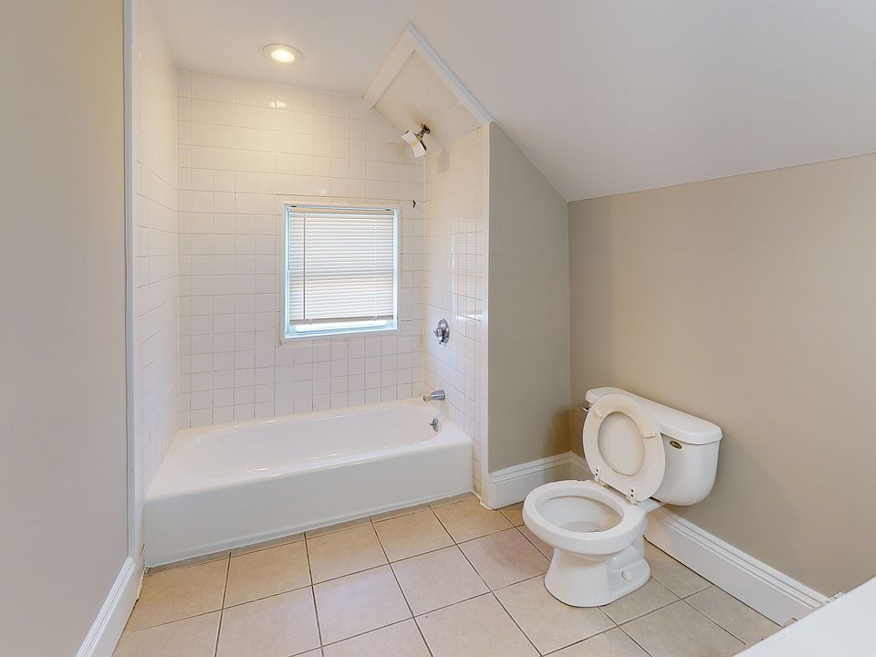 1st image of 18-20 Kelley Ct #19