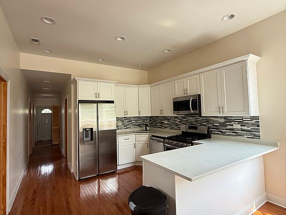 3rd image of 3640 W Polk St Unit 2