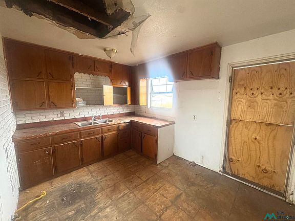 3rd image of 1319 E Tulsa St