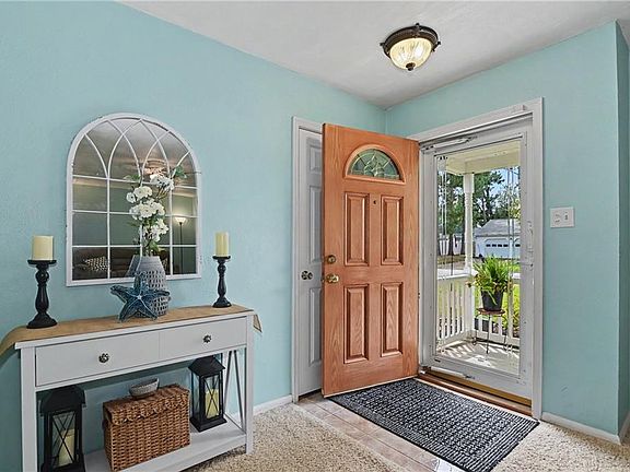4th image of 532 Windsor Gate Rd