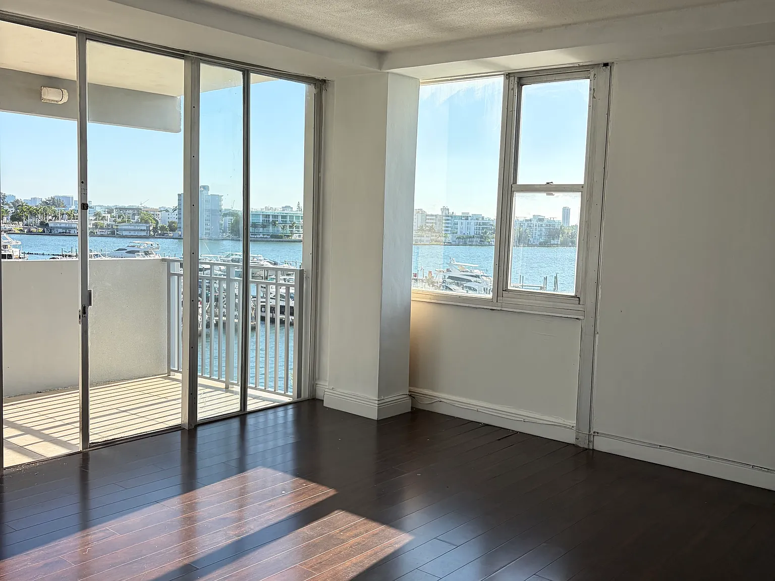 2 bed, 1100 sqft, $2,700 — Photo 2