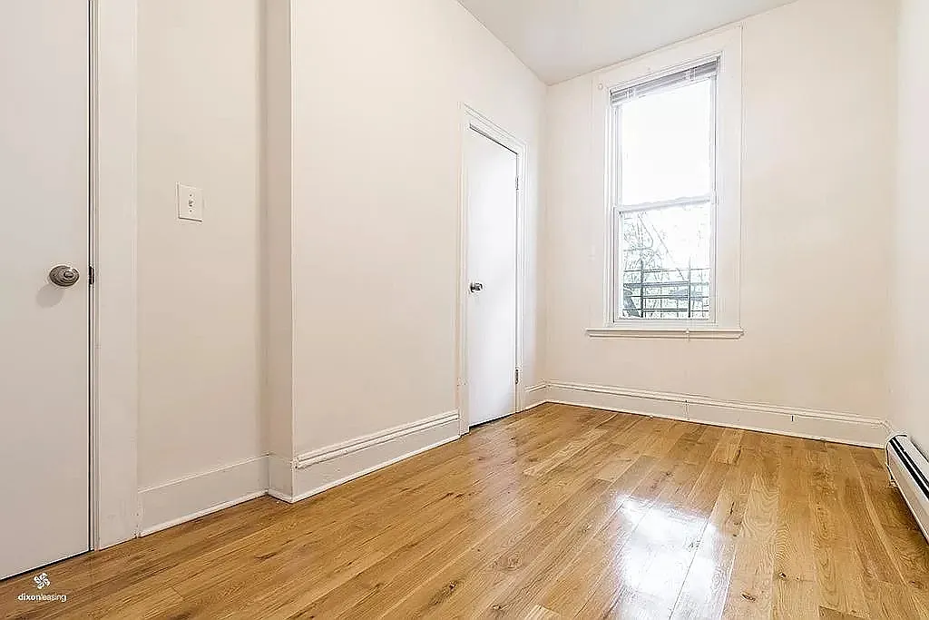 254 Van Horne St — Photo 3