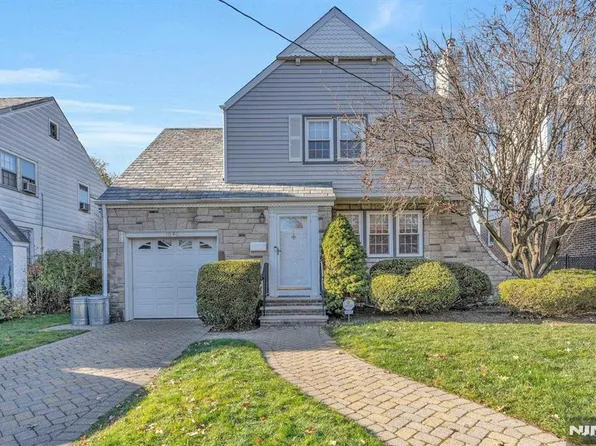 1040 Warren Pkwy, Teaneck, NJ 07666