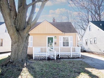 24047 Stanford St, Dearborn Heights, MI, 48125