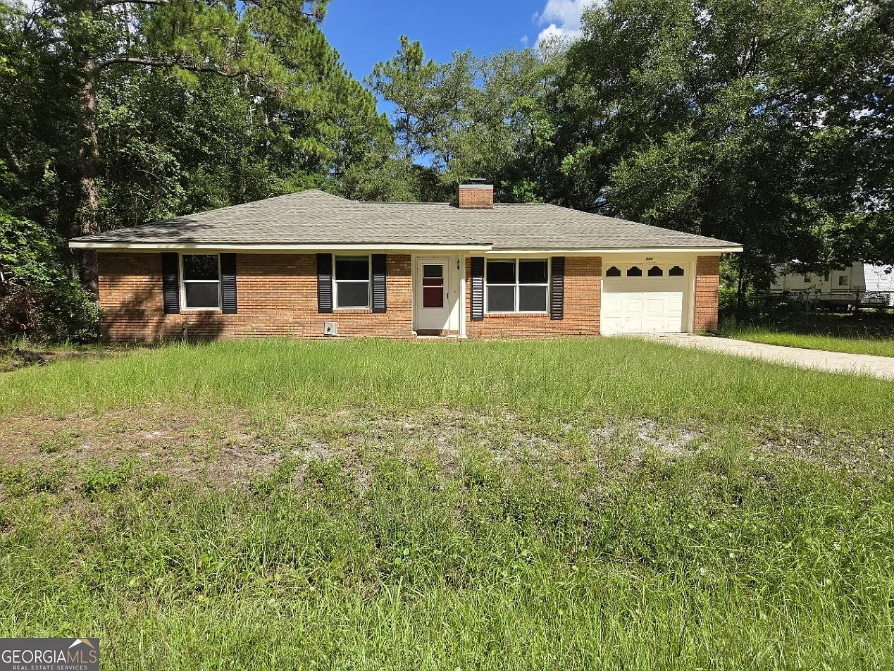 3 bed, 2.0 bath, 1217 sqft, $1,850 — Photo 2