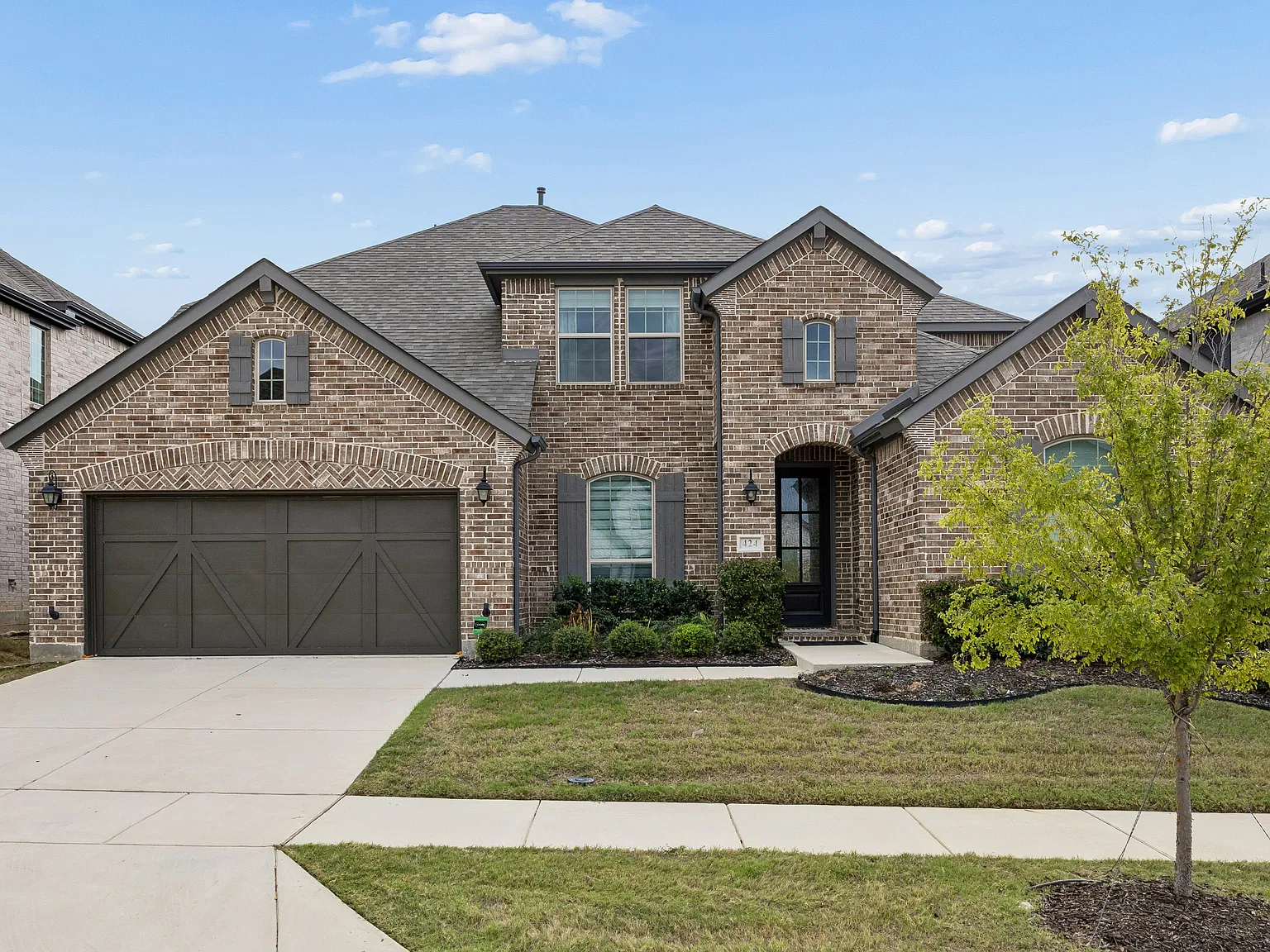 4 bed, 3301 sqft, $5,000 — Photo 2