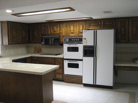 5th image of 4654 Valleybrook Ln