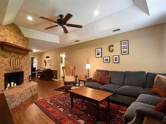 3rd image of 113 Sherry Dr