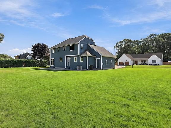 4th image of 8 Lake View Ct