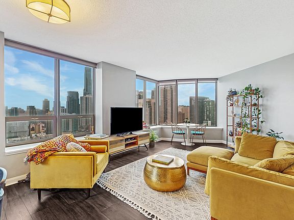 2nd image of 400 N La Salle Dr APT 2901