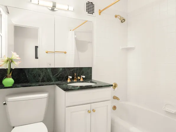 80 Central Park West 22H image 7 of 8