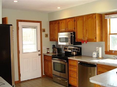 3rd image of 38 Pearl Ct
