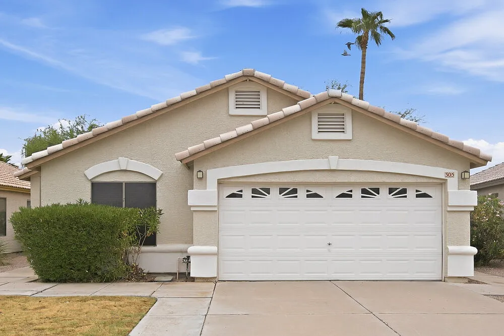 3 bed, 2.0 bath, 1314 sqft, $2,355 — Photo 1