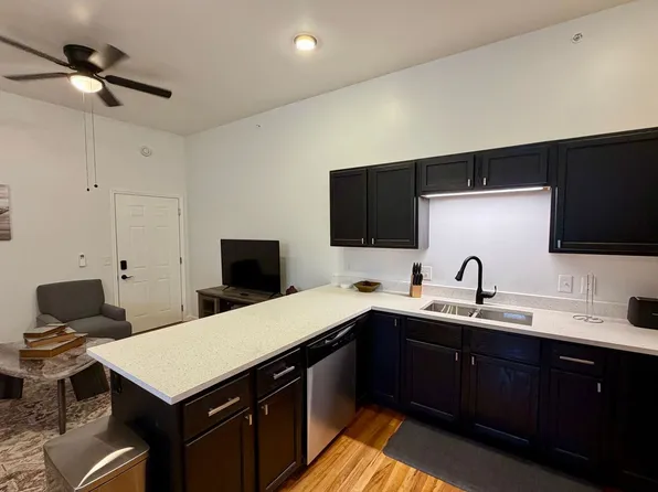 719 N 3rd Ave - Furnished