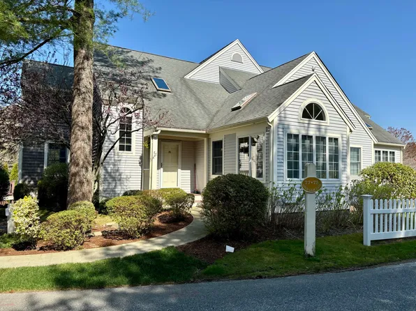 77 Gold Leaf Lane, Mashpee, MA 02649