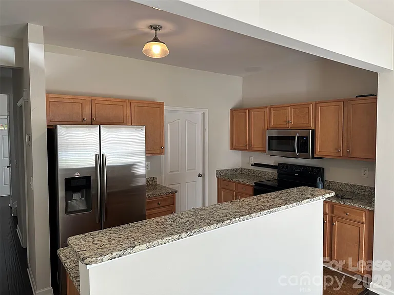 164 Parkwood Ave — Photo 5