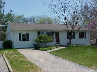 7801 Chuck Ct, Godfrey, IL 62035