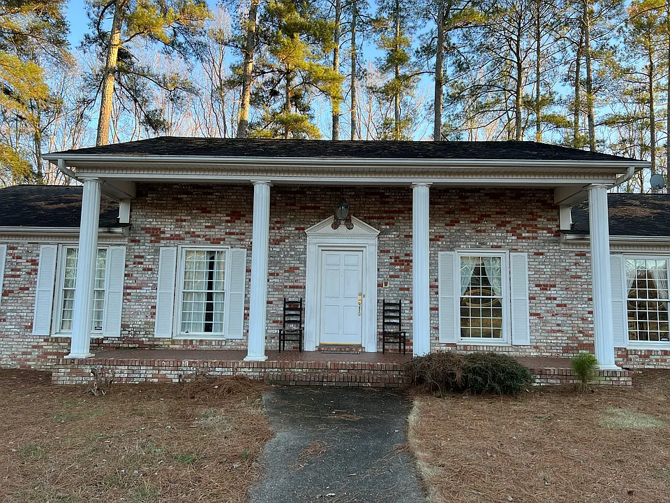 111 Oakwood Dr