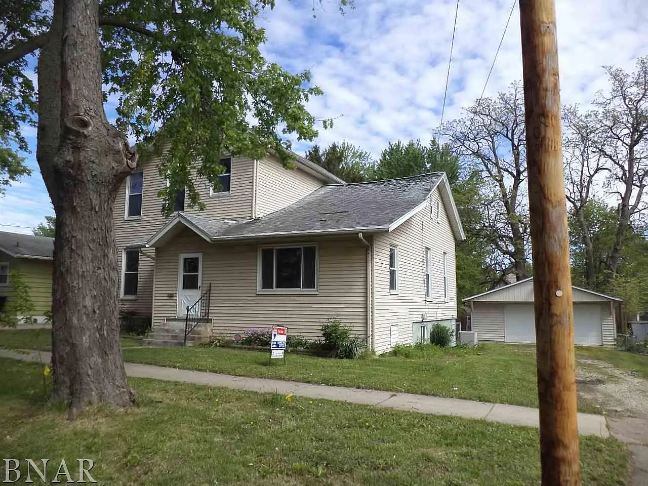 811 W Grove St photo 1
