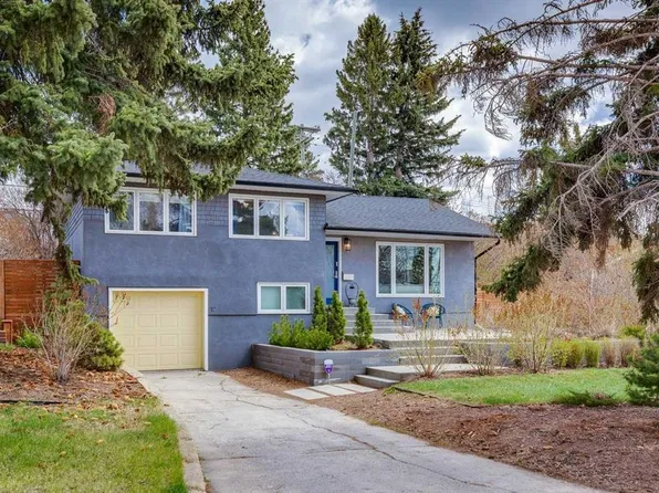28 W Calandar Rd NW, Calgary, AB T2L 0P6